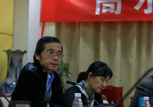 复旦大学新闻学院教授黄旦