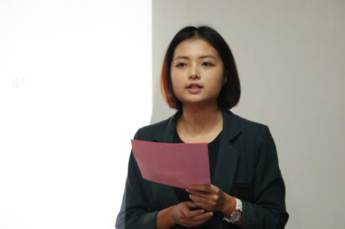 新生辅导员孙懿作汇报总结