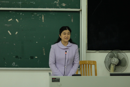 黄秀娟发表致辞