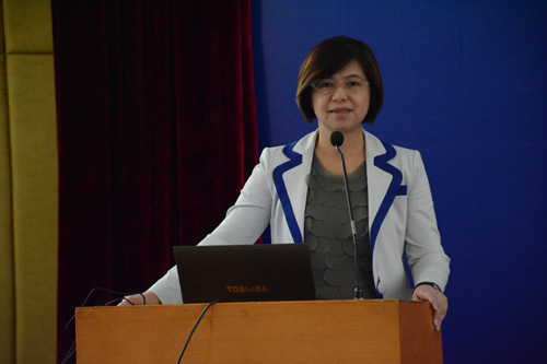 台湾TIPRA协会理事长黄玲憶女士发表了题为《政府传播策略新方向微观》的演讲。黄玲憶在演讲开始便提出问题:政府传播的核心是什么?政府如何掌握众人之心的细微变化,进而灵活调整传播战略?之后通过两个跨国际案例向与会者阐释了政府传播即沟通人心,当今时代,沟通渠道更多元化,沟通对象更复杂化,沟通讯息更碎片化,目标需求更跳跃化,政府不能闭门造车,而具有突破性思维的好团队才能帮助国家策略乘风破浪。