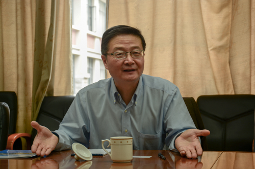 章余炎博士发言