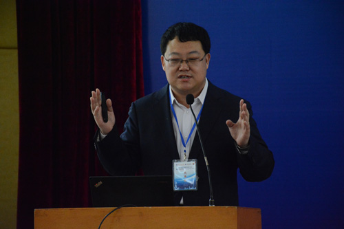 迪斯传媒助理总裁王兵先生发表了《场景时代的泛媒体应用新探索》。通过列举了该传媒几个独具特色并取得成效的策划,王兵向与会者展示了场景时代下泛媒体的快速发展,并强调了战略传播应该以市场、以用户为导向,顺应PR+技术、PR+大数据的时代潮流,重视开发工具,培养跨界技能,创新产品思维。