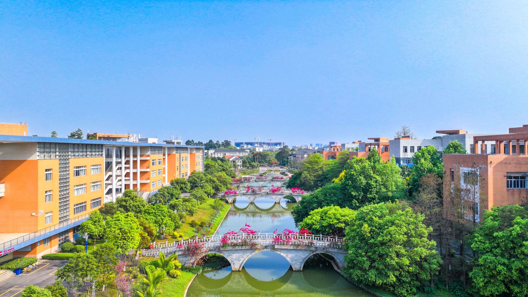 广东外语外贸大学新闻与传播学院