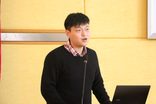 《新快报》时政部记者周聪演讲《有一种坚守叫逆行》