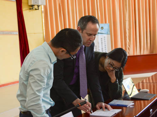 Reuben Stern教授与师生探讨