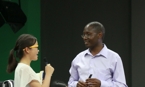 教授与学生互动