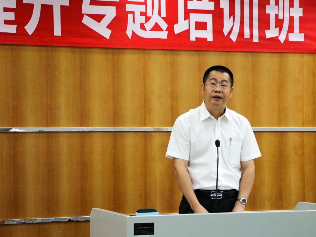 广外校党委组织部部长方迎生