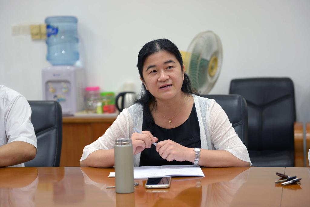 黄秀娟书记报告开学情况及教工情况