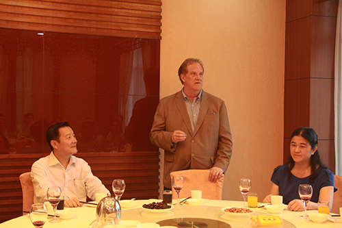 Jim Ebel 教授发言