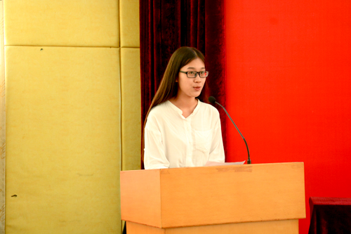 在校生代表徐桂琪发言