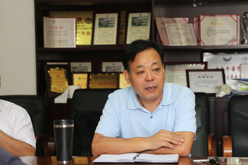 杨魁介绍我院情况