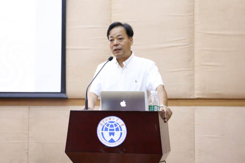 新闻与传播学院院长杨魁致辞