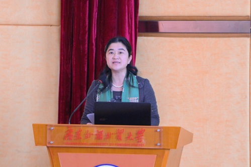 学院党委书记黄秀娟欢迎致辞
