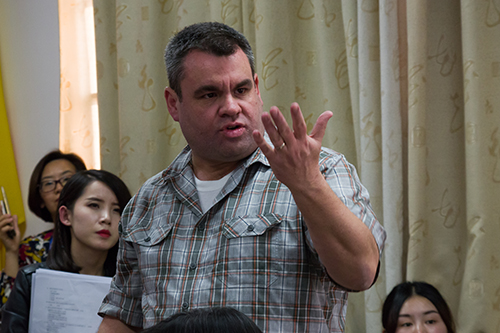 美国伊利诺伊大学传媒学院副教授Kevin Wise讲演