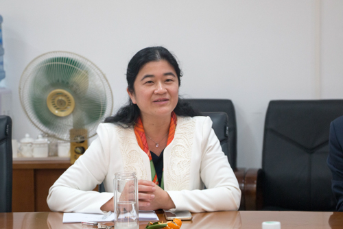 党委书记黄秀娟讲话