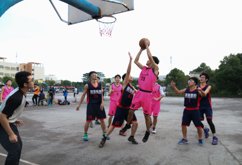 新传13联队28号方伟嘉投篮得分