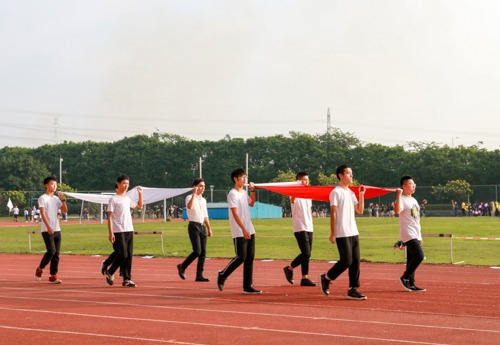 国旗队及院旗队入场