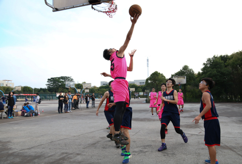 新传13联队15号蔡清辉上篮得分