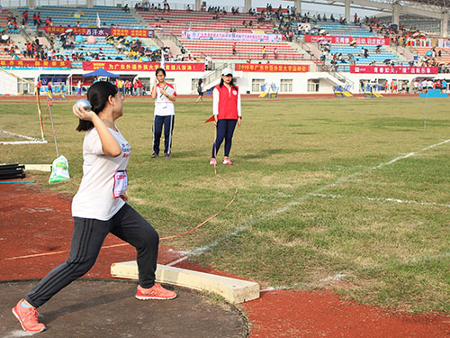 女子铅球李嘉颖