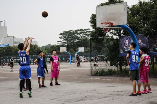 法学少先队20号游浩然罚球