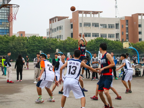 新传大三3号方伟嘉急停跳投