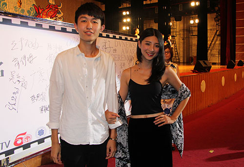 各剧组走红毯亮相