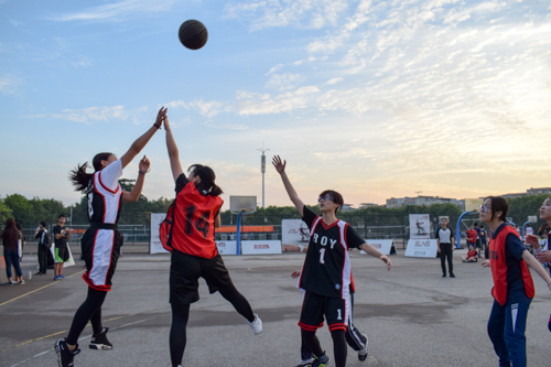 艺术女篮ROY 8号吕熙雅传球