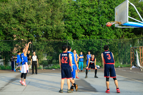 法学院老年队 2号李凌宇罚球