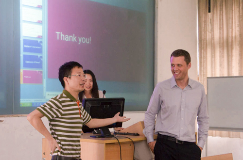 副院长何国平与Dr.Stephen交流